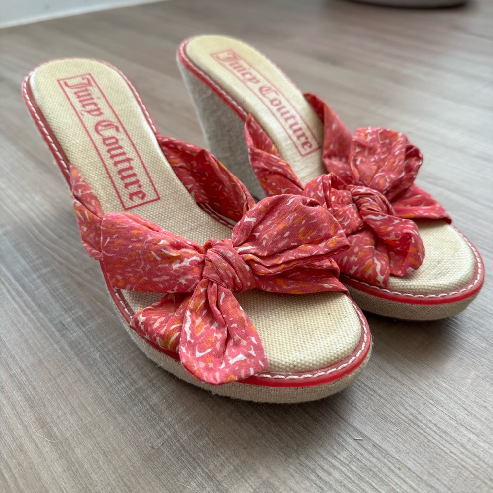 Juicy couture pink bow wedges sandals